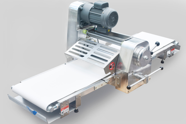 Astar Bakery Equipment Tabletop Croissant Dough Sheeter 
